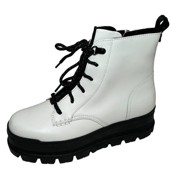 🔥🔥 UGG Sidnee Waterproof White Leather Platform Stacked Boot Size 8 New - Picture 1 of 8